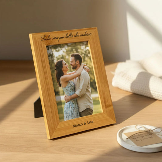 Cornice personalizzata in bambù naturale con nome inciso