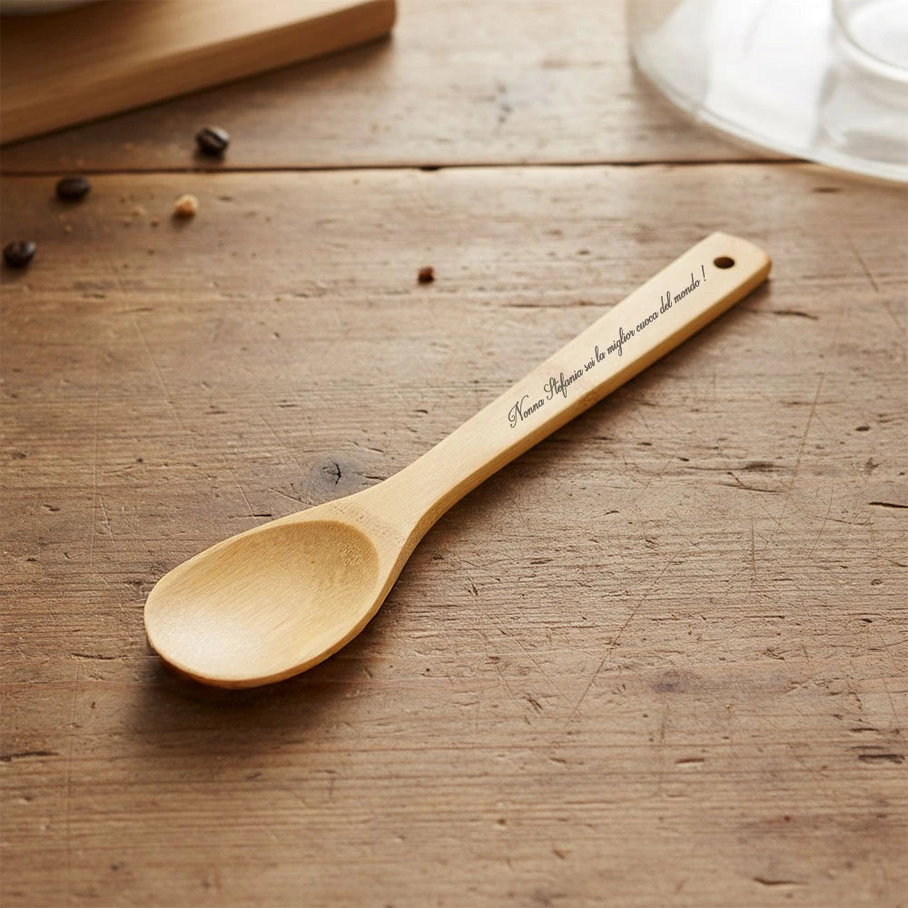 Mestolo in bambù personalizzato con incisione sul manico