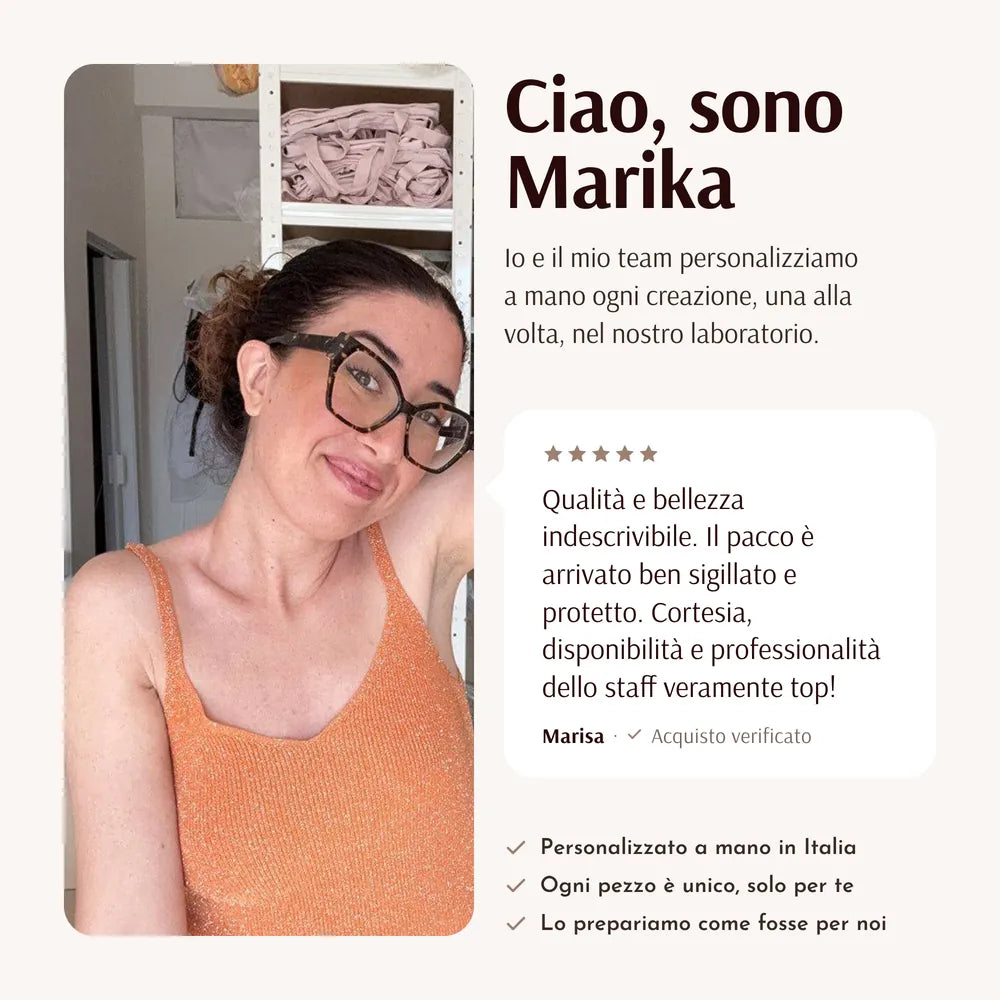 Marika di Hobbies nel laboratorio dove personalizziamo a mano ogni creazione