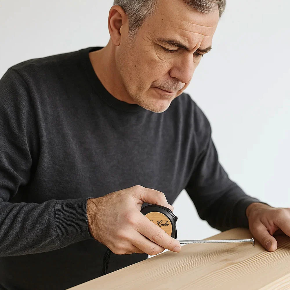 Metro da lavoro in legno inciso per bricolage