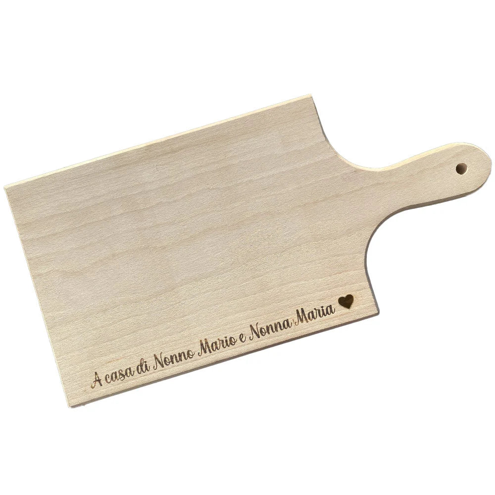 Idea regalo Festa dei Nonni: tagliere in legno personalizzato