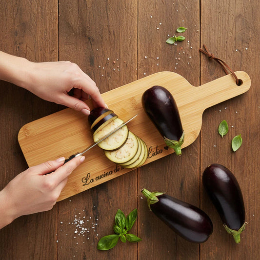 Accessorio cucina in bambù inciso per occasioni speciali