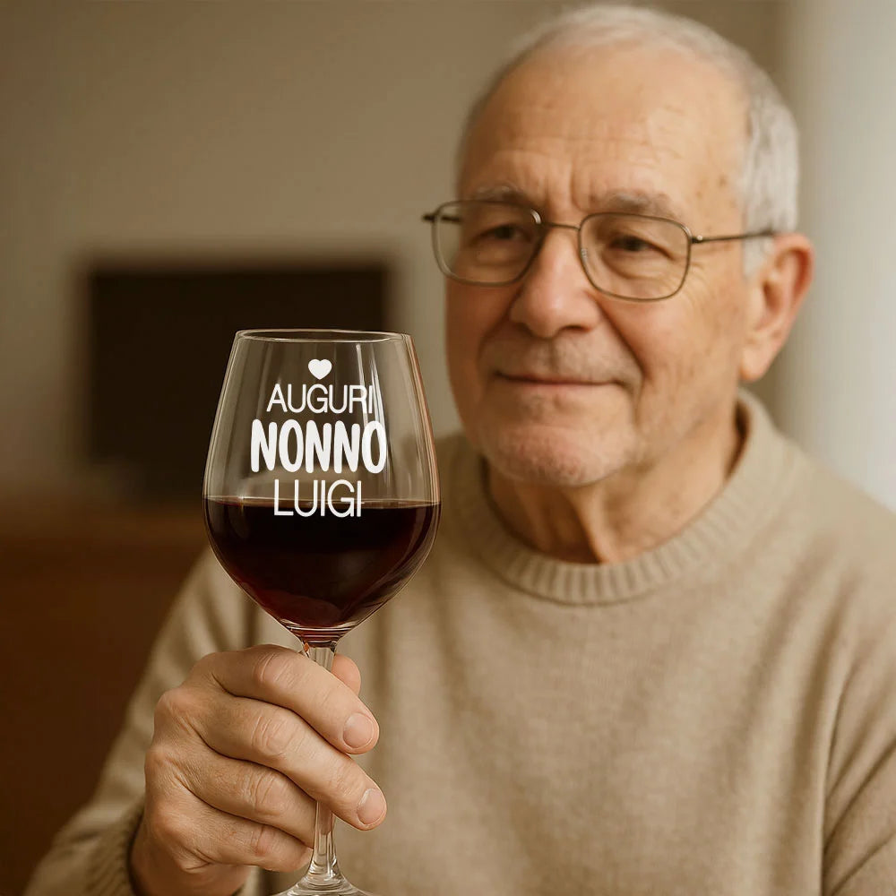 Dettaglio personalizzato su calice con Auguri Nonno