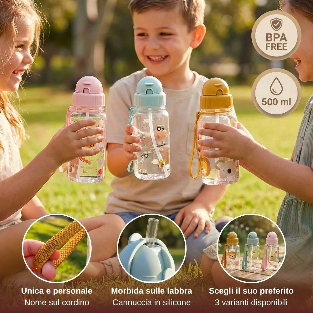 Dettaglio cordino con nome inciso in colore coordinato