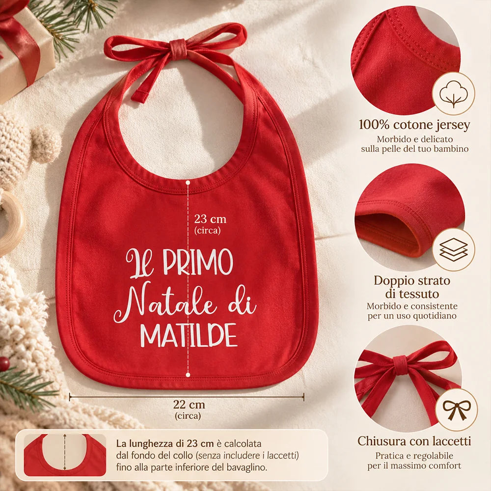 Infografica del bavaglino rosso Primo Natale personalizzato in cotone jersey con misure e chiusura con laccetti