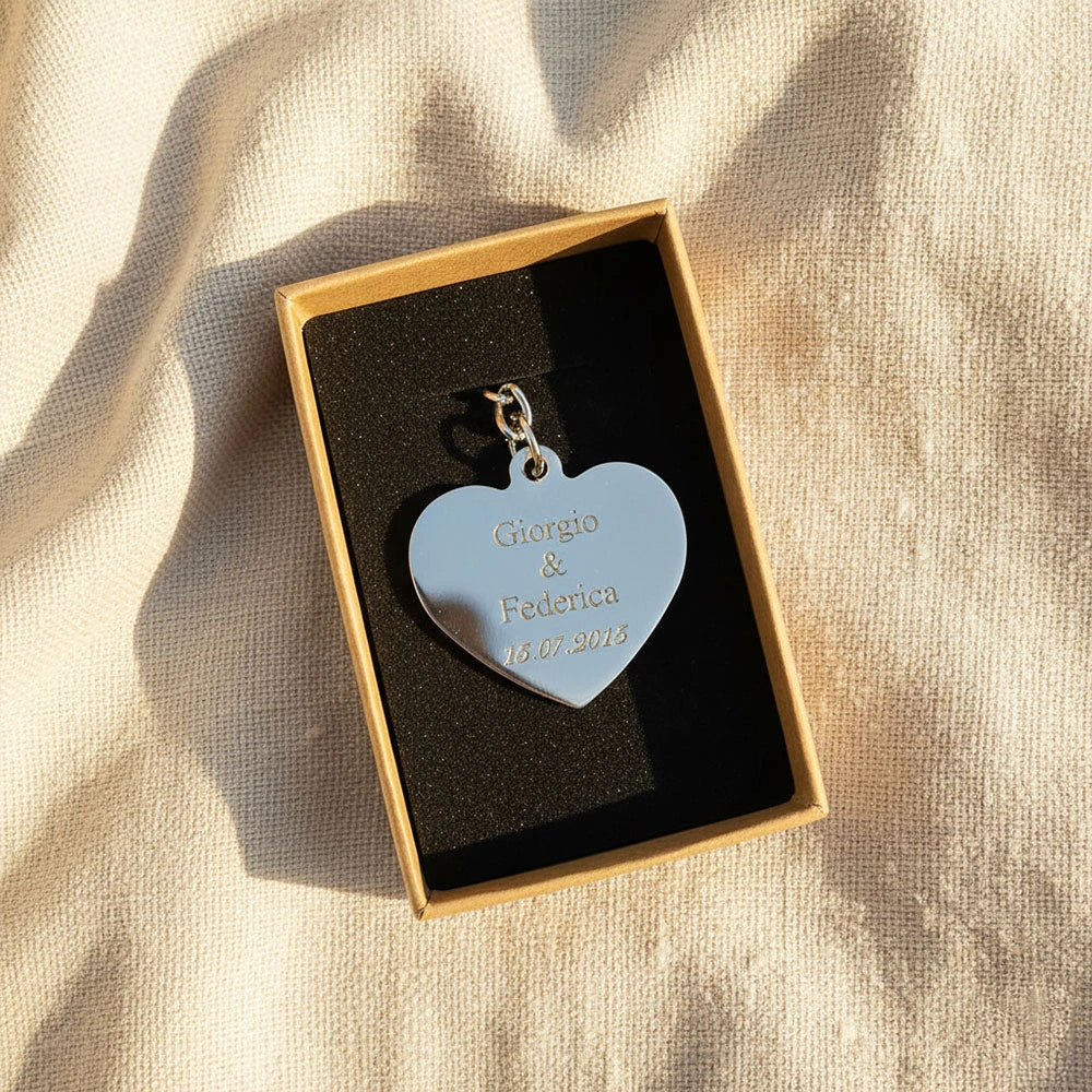 Portachiavi in acciaio a forma di cuore