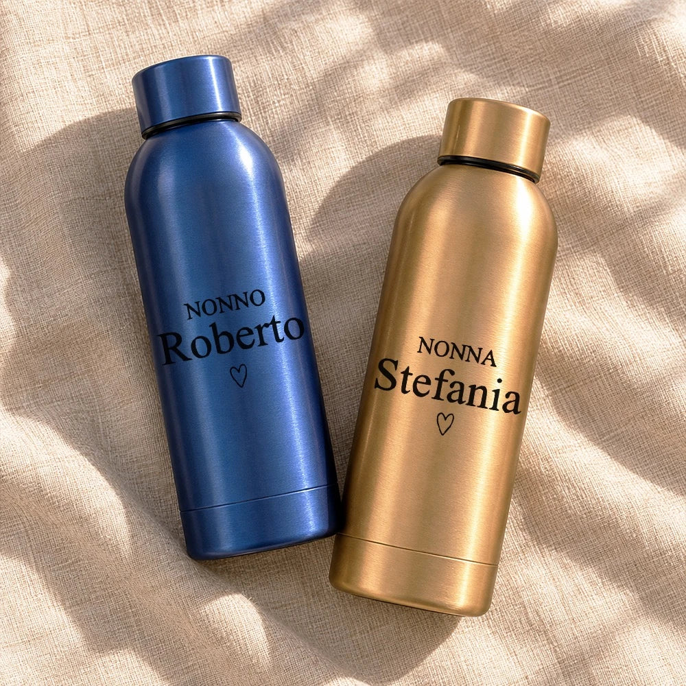 Set di borracce personalizzate per nonni nei colori blu e oro con nome