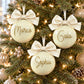 Set famiglia con tre sfere di Natale avorio personalizzate con nome e fiocco in raso