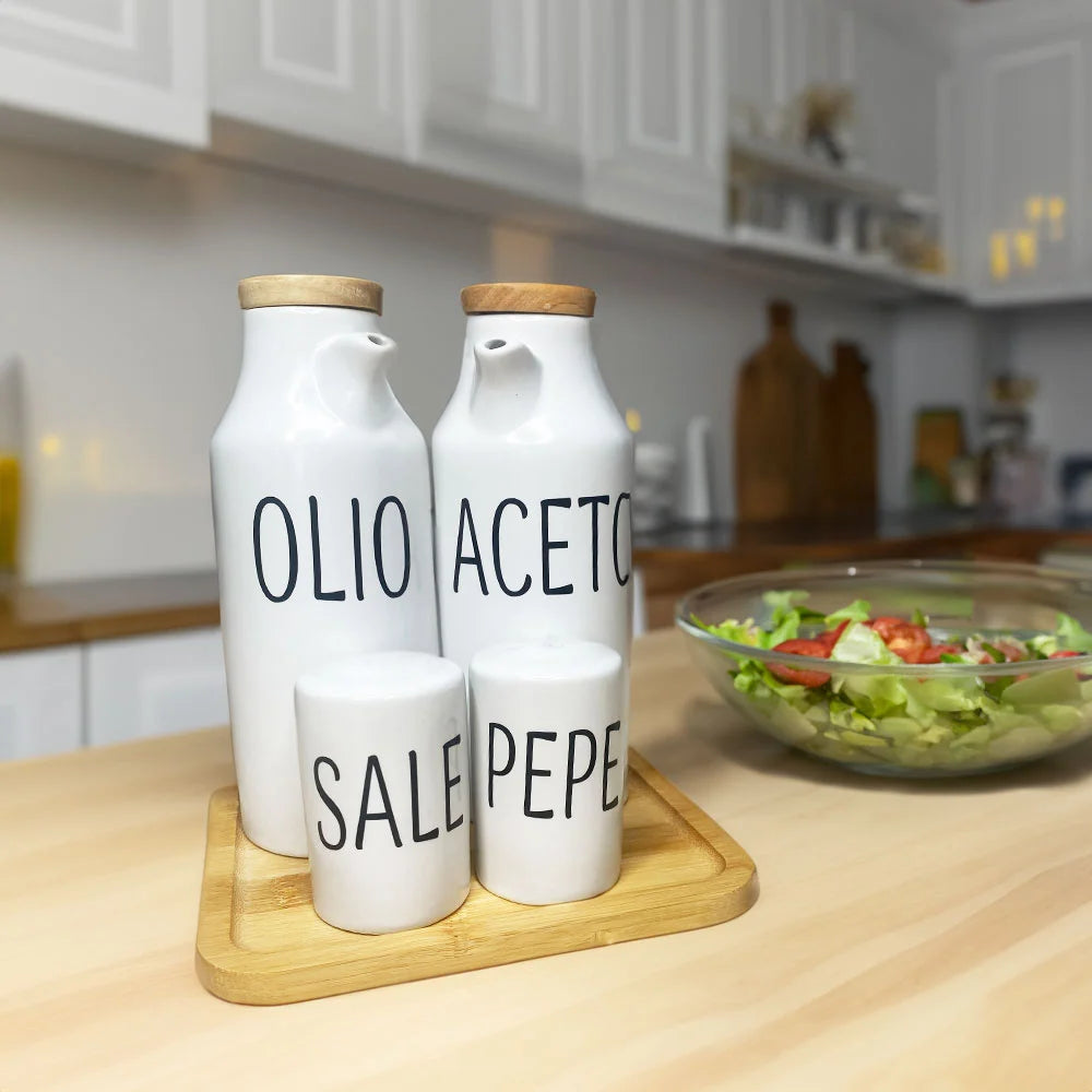 Set sale, pepe, olio e aceto in ceramica con vassoio in bambù