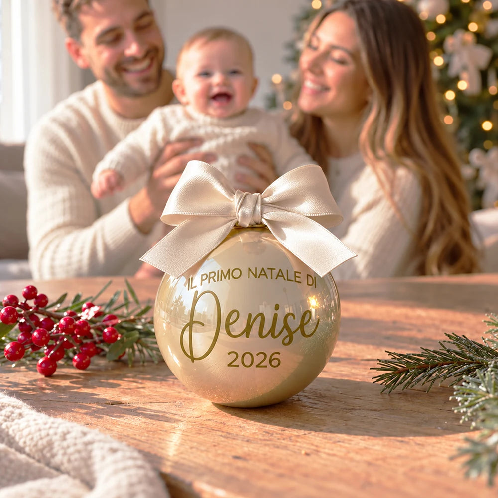 Sfera di Natale dorata personalizzata per il primo Natale della bambina con nome e anno