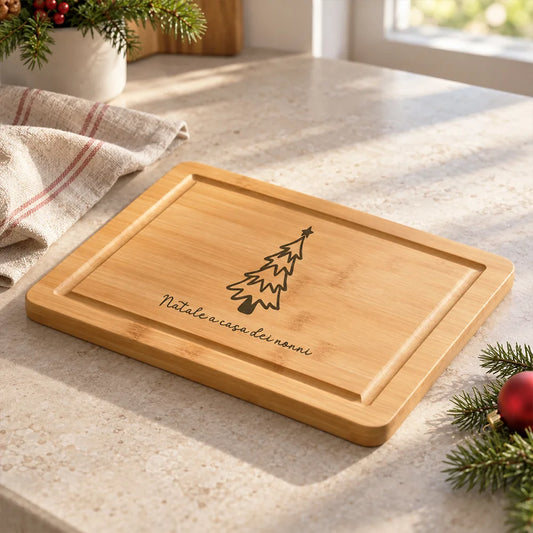 Tagliere rettangolare in bambù personalizzato con albero di Natale e scritta Natale a casa dei nonni